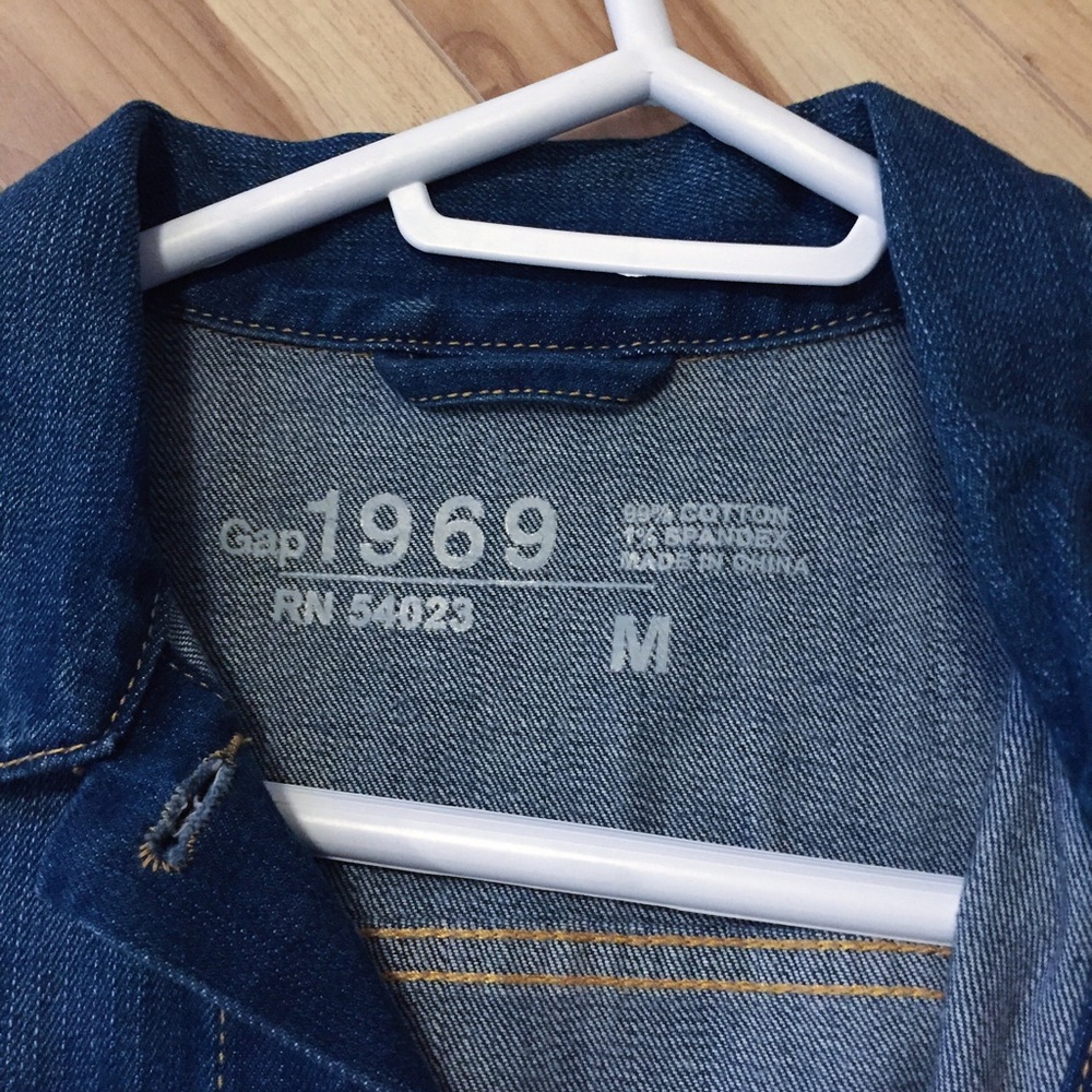 Luxurious dark wash GAP denim jeans jacket with 4 pockets - Picture 4 of 6